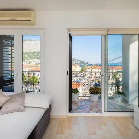 Adriatic Pearl - One Bedroom With Balcony And Sea View Appartement Omiš