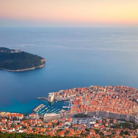 Adriatic Pearl - One Bedroom With Balcony And Sea View Апартаменты