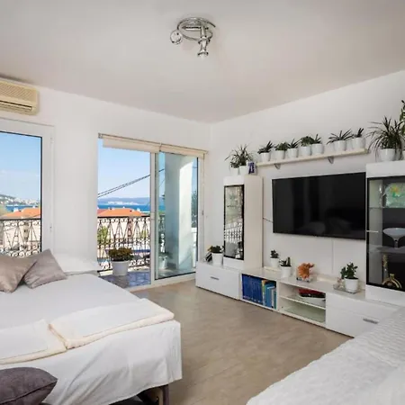 Апартаменты Adriatic Pearl - One Bedroom With Balcony And Sea View *